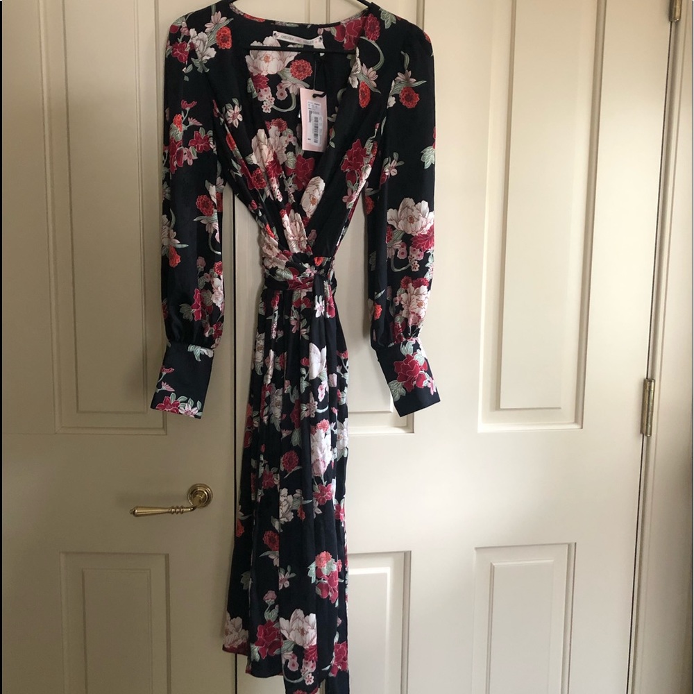 Chelsea & Violet wrap dress size sm NWT